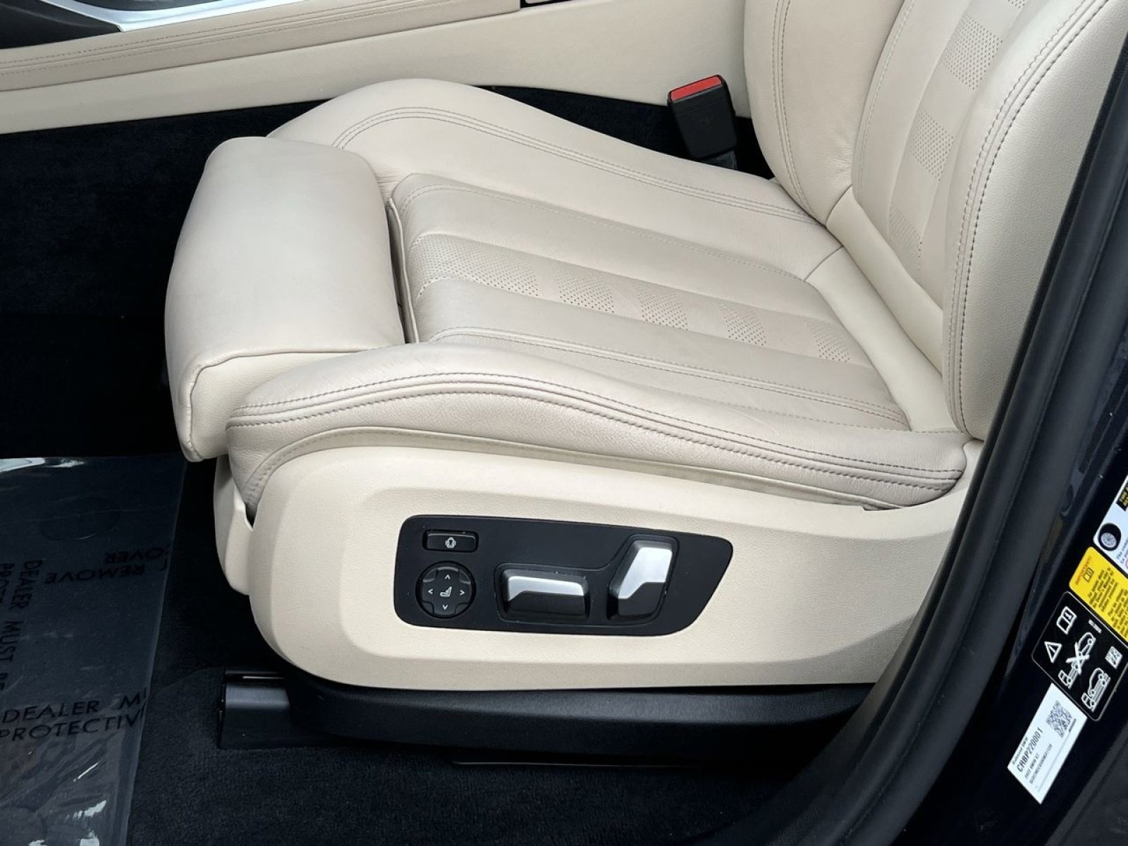 Used 2022 BMW X7 xDrive40i w/ M Sport Package image 15