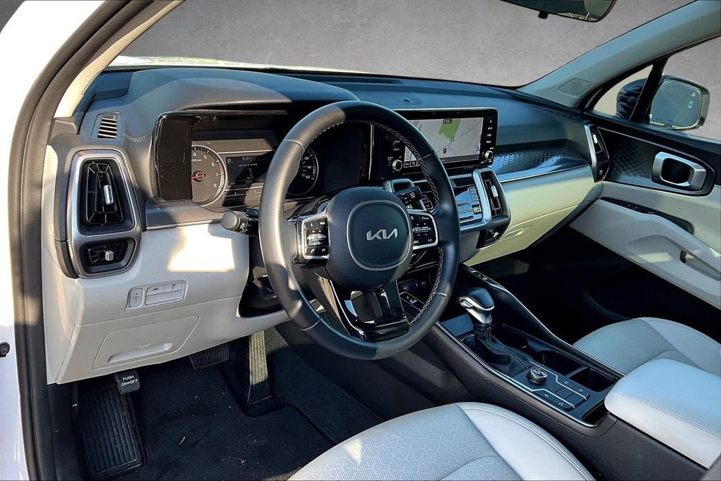 Used 2023 Kia Sorento S w/ Panoramic Sunroof Package FWD image 18