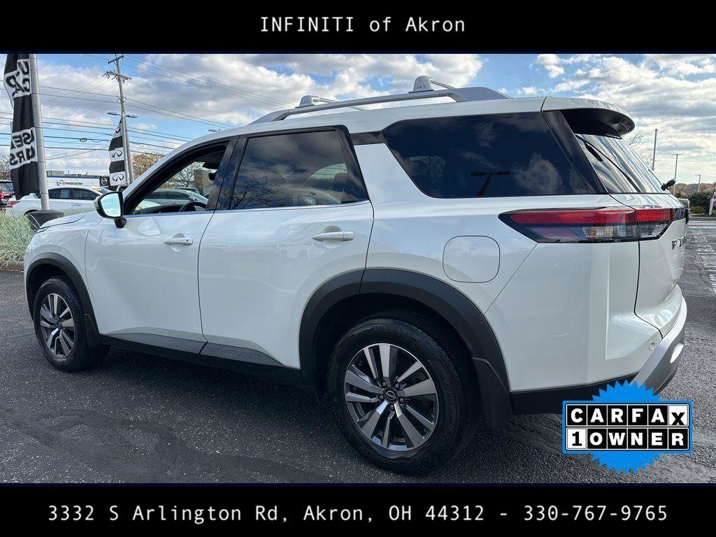 Used 2024 Nissan Pathfinder SL image 11