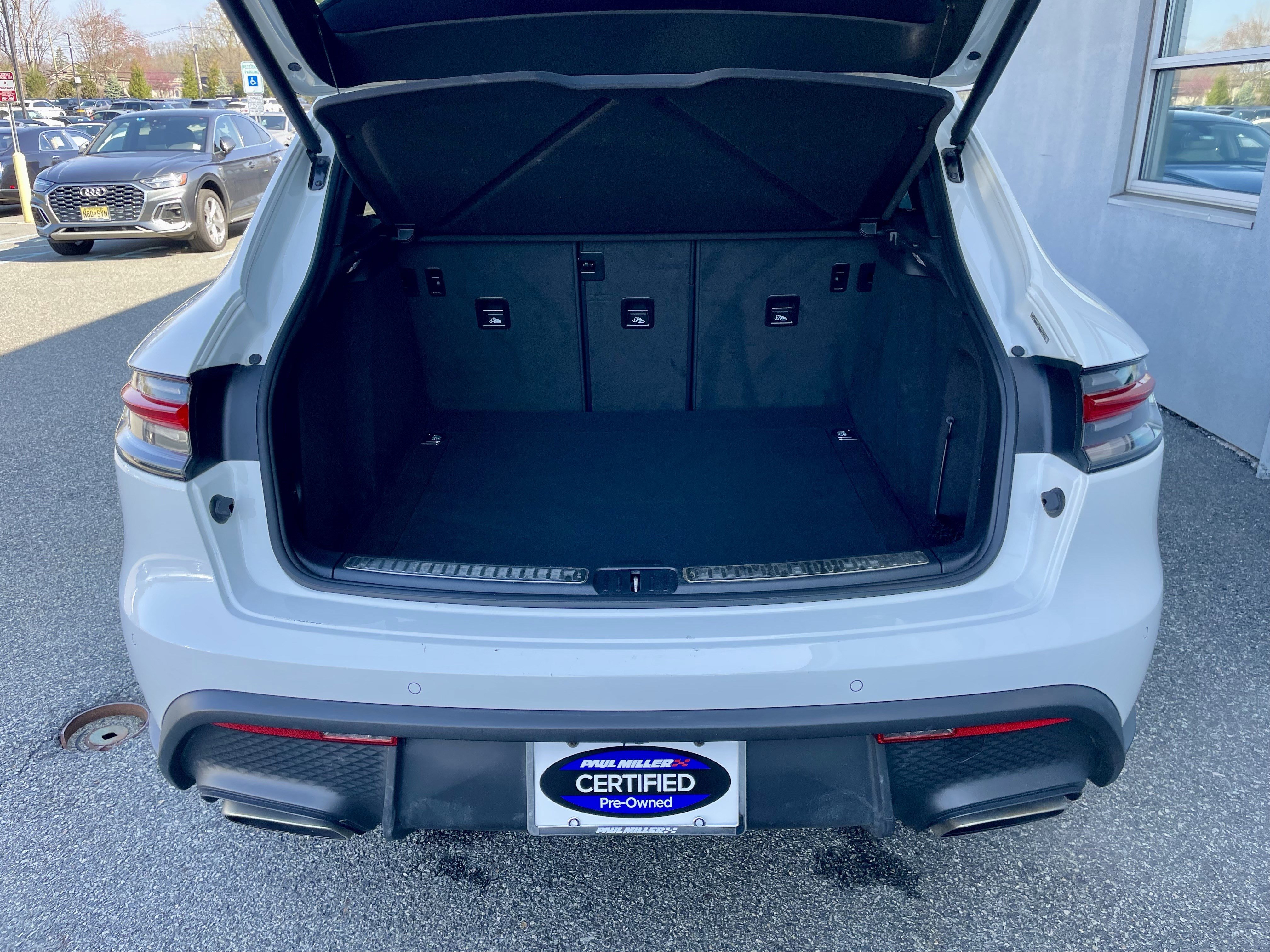 Used 2022 Porsche Macan image 36