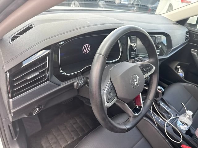Certified 2024 Volkswagen Jetta SE w/ Panoramic Sunroof Package FWD image 15