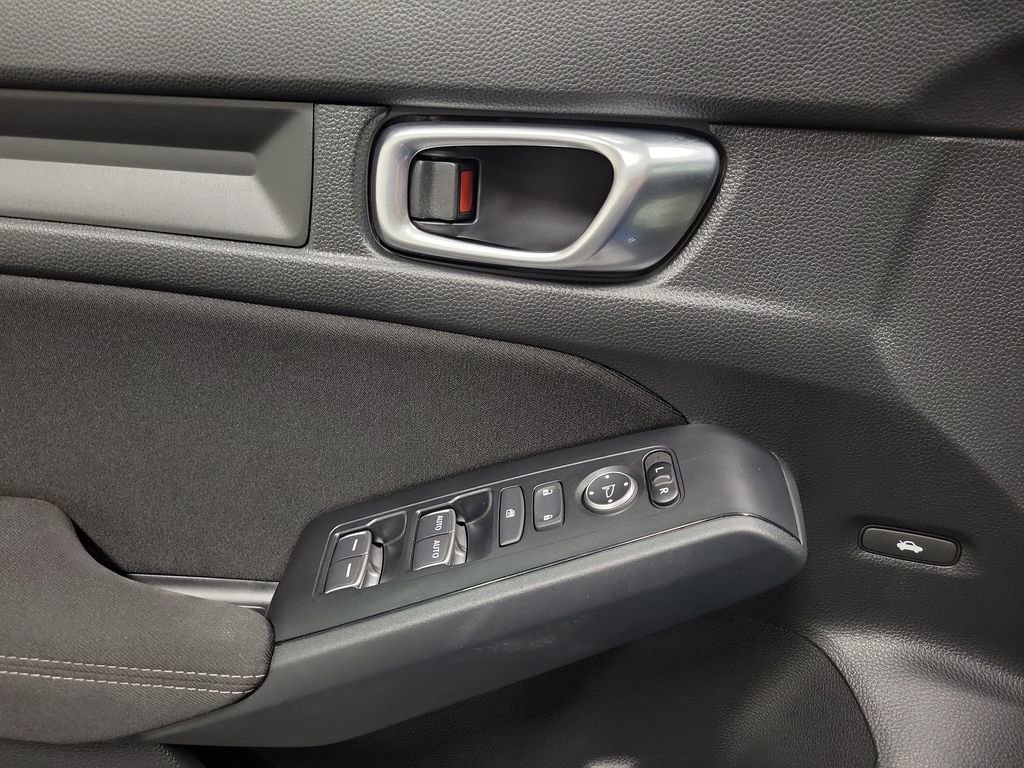 Used 2023 Honda Civic Sport image 18