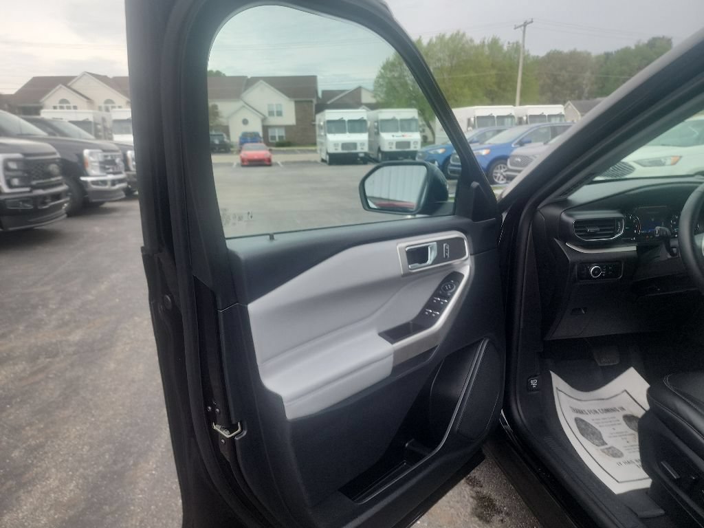 Certified 2024 Ford Explorer XLT w/ Equipment Group 202A AWD/4WD image 22