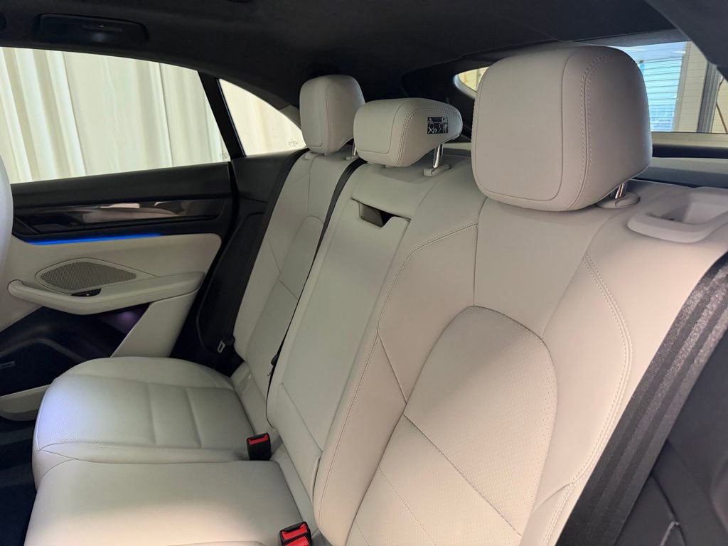 Certified 2025 Porsche Macan Turbo Electric image 22