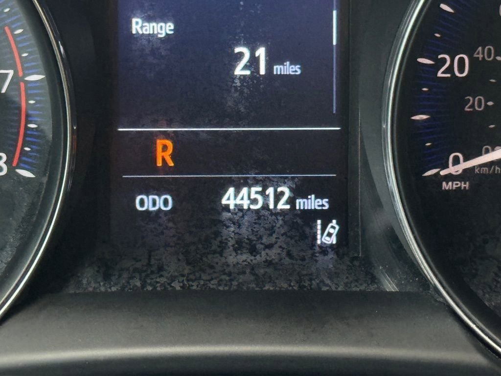 Used 2022 Toyota C-HR Limited FWD image 3