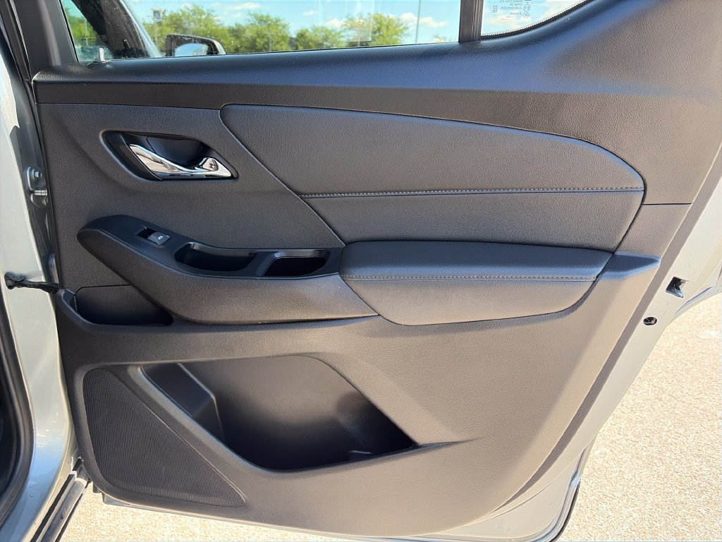 Used 2023 Chevrolet Traverse LT FWD image 29