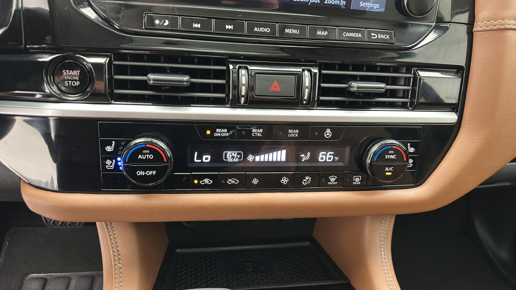 Used 2025 Nissan Pathfinder Platinum AWD/4WD image 19