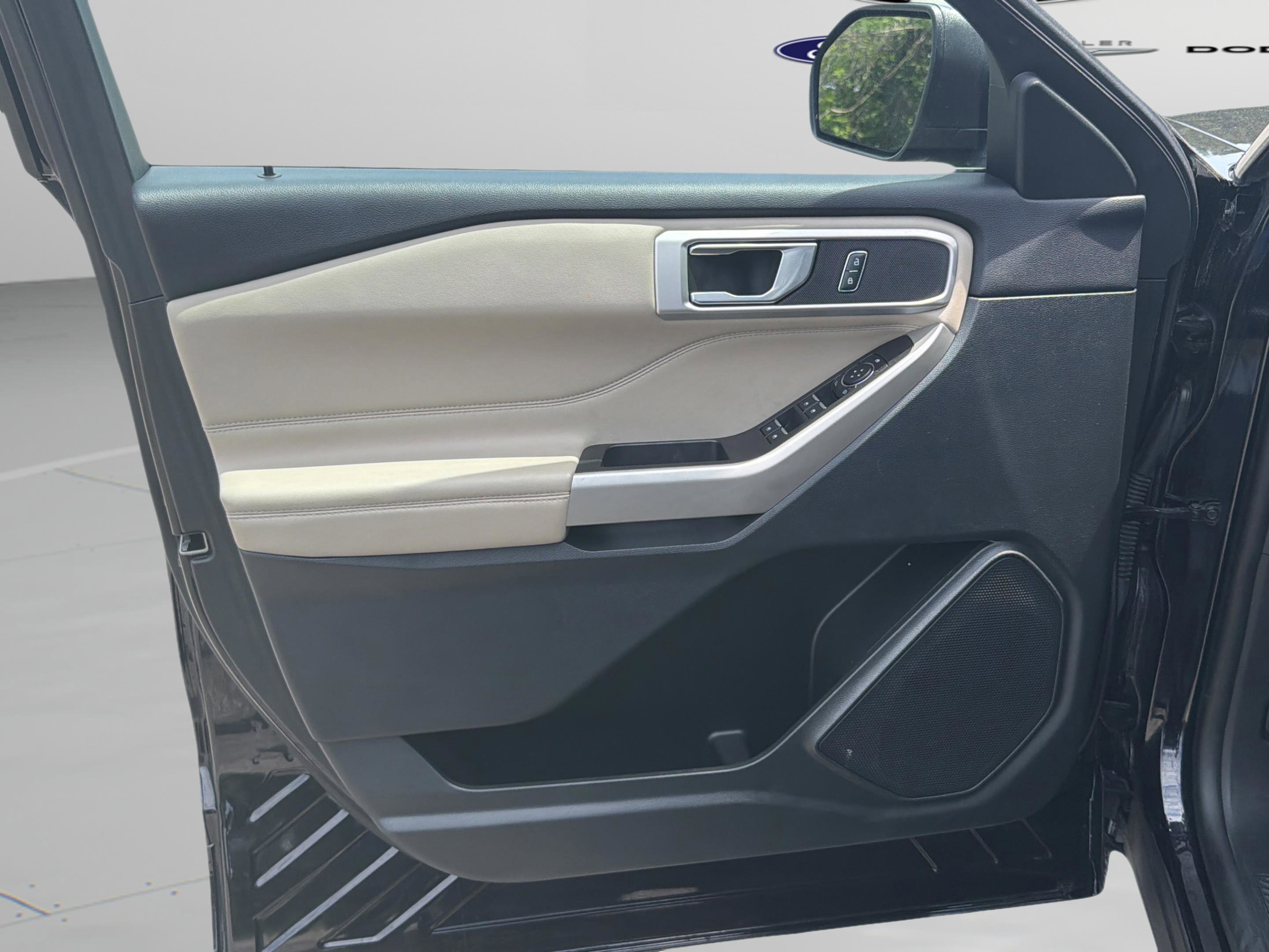 Used 2024 Ford Explorer XLT AWD/4WD image 22