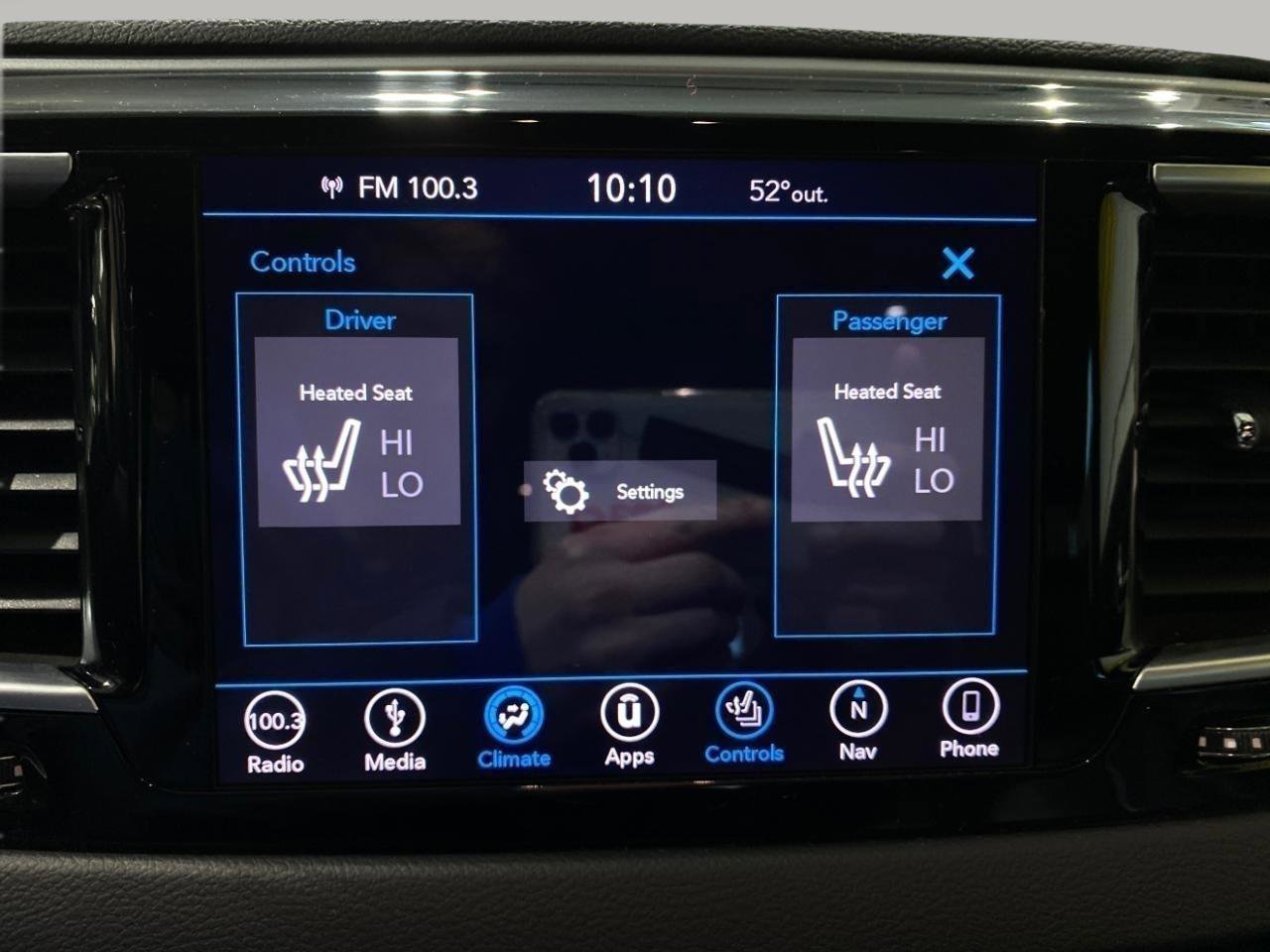 Used 2018 Chrysler Pacifica Touring-L w/ Premium Audio Group FWD image 13