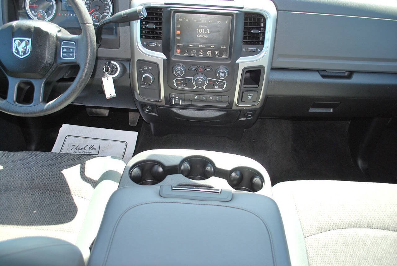 Used 2016 RAM 2500 SLT AWD/4WD image 29