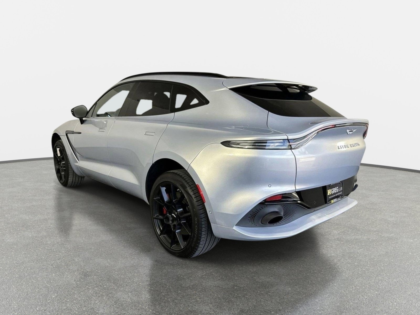 Used 2023 Aston Martin DBX AWD/4WD image 6
