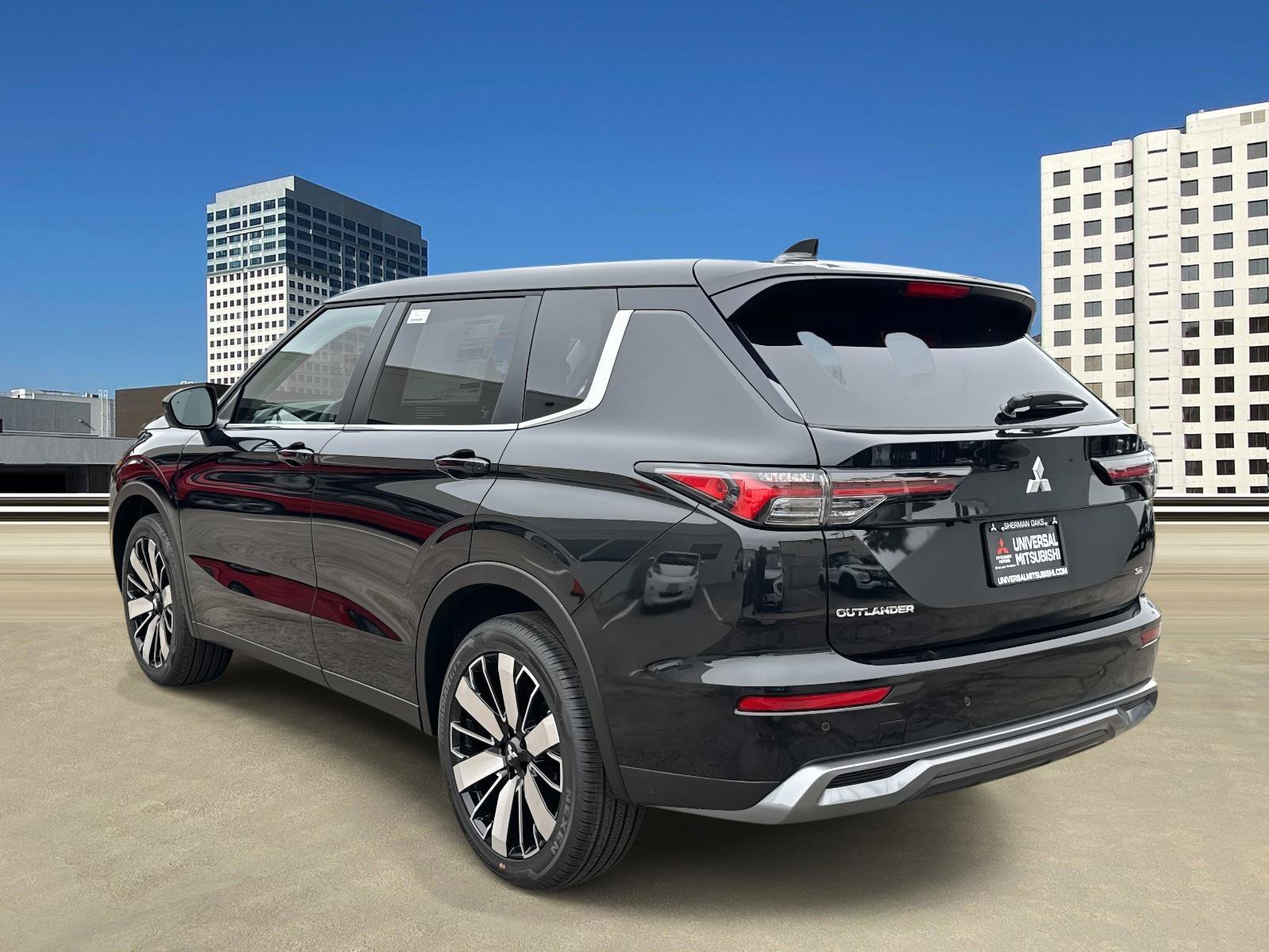 New 2026 Mitsubishi Outlander SE FWD image 3