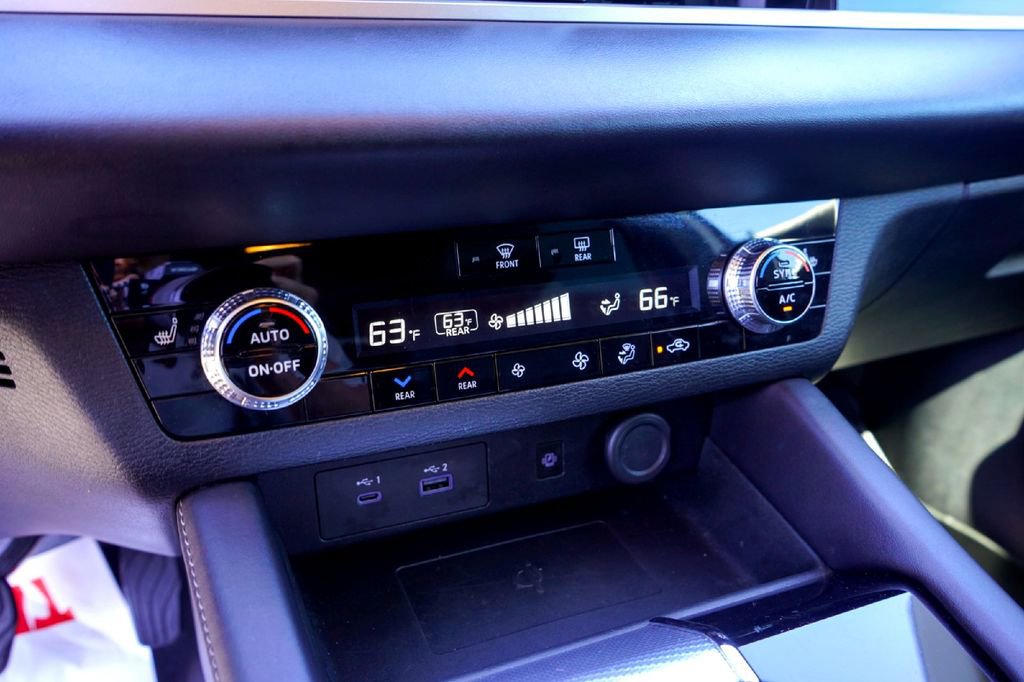 Used 2023 Mitsubishi Outlander SEL FWD image 18