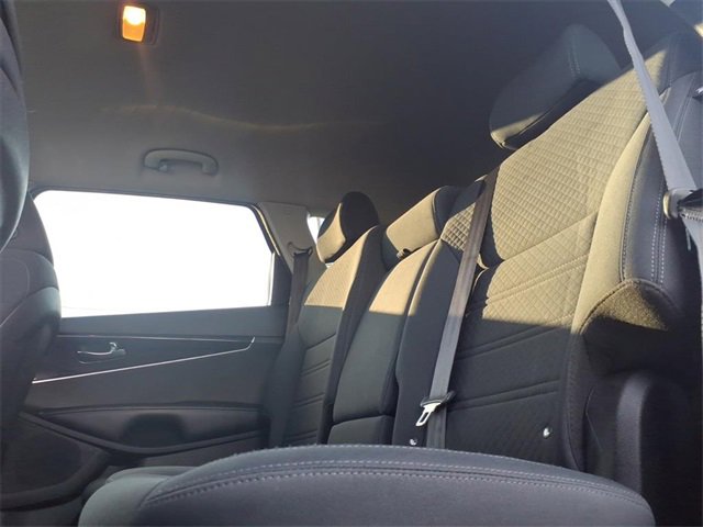 Used 2019 Kia Sorento LX w/ LX Convenience Package image 12