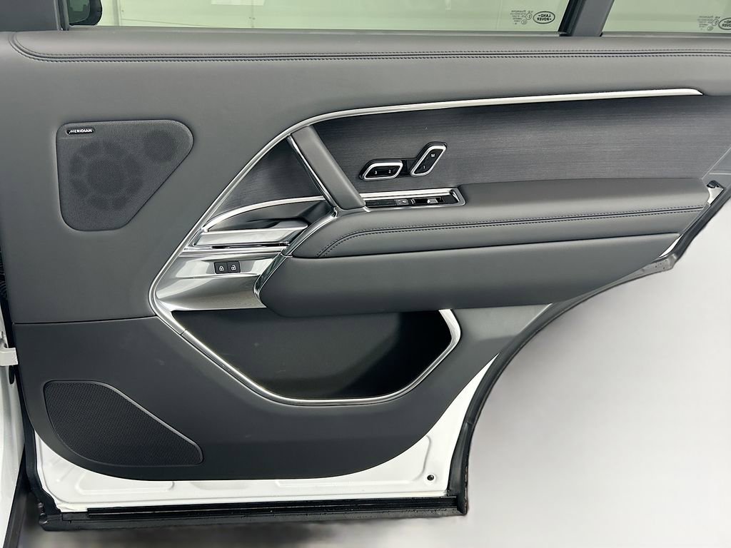 New 2026 Land Rover Range Rover Long Wheelbase SE image 27
