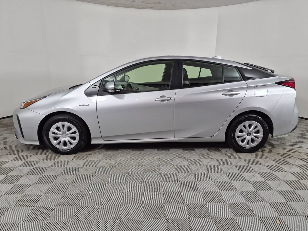 Used 2022 Toyota Prius LE FWD image 6