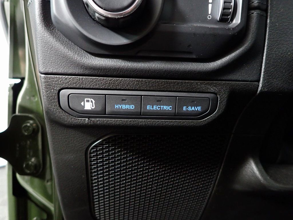 New 2024 Jeep Wrangler Unlimited Sahara w/ Technology Group image 16