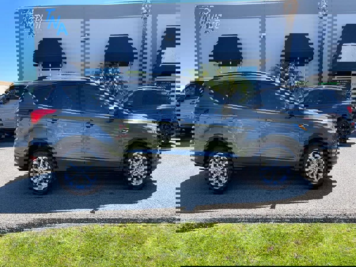 Used 2019 Ford Escape SEL image 4