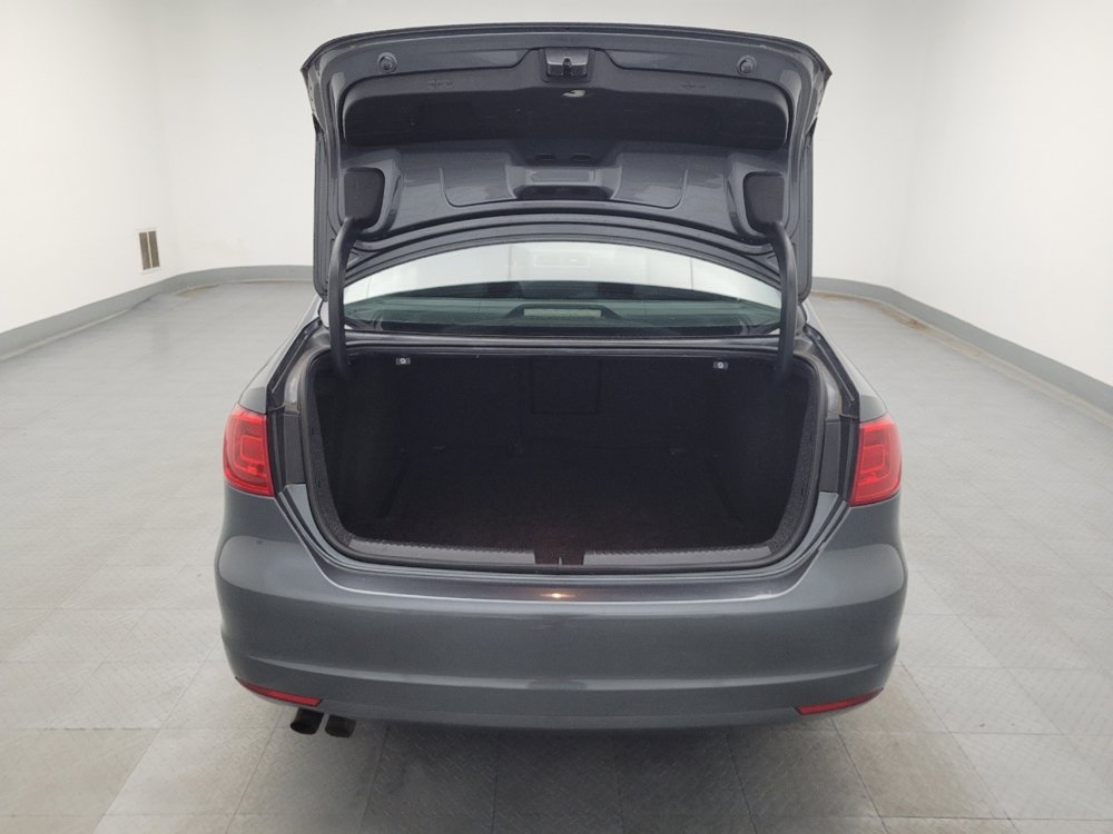 Used 2013 Volkswagen Jetta SE FWD image 29
