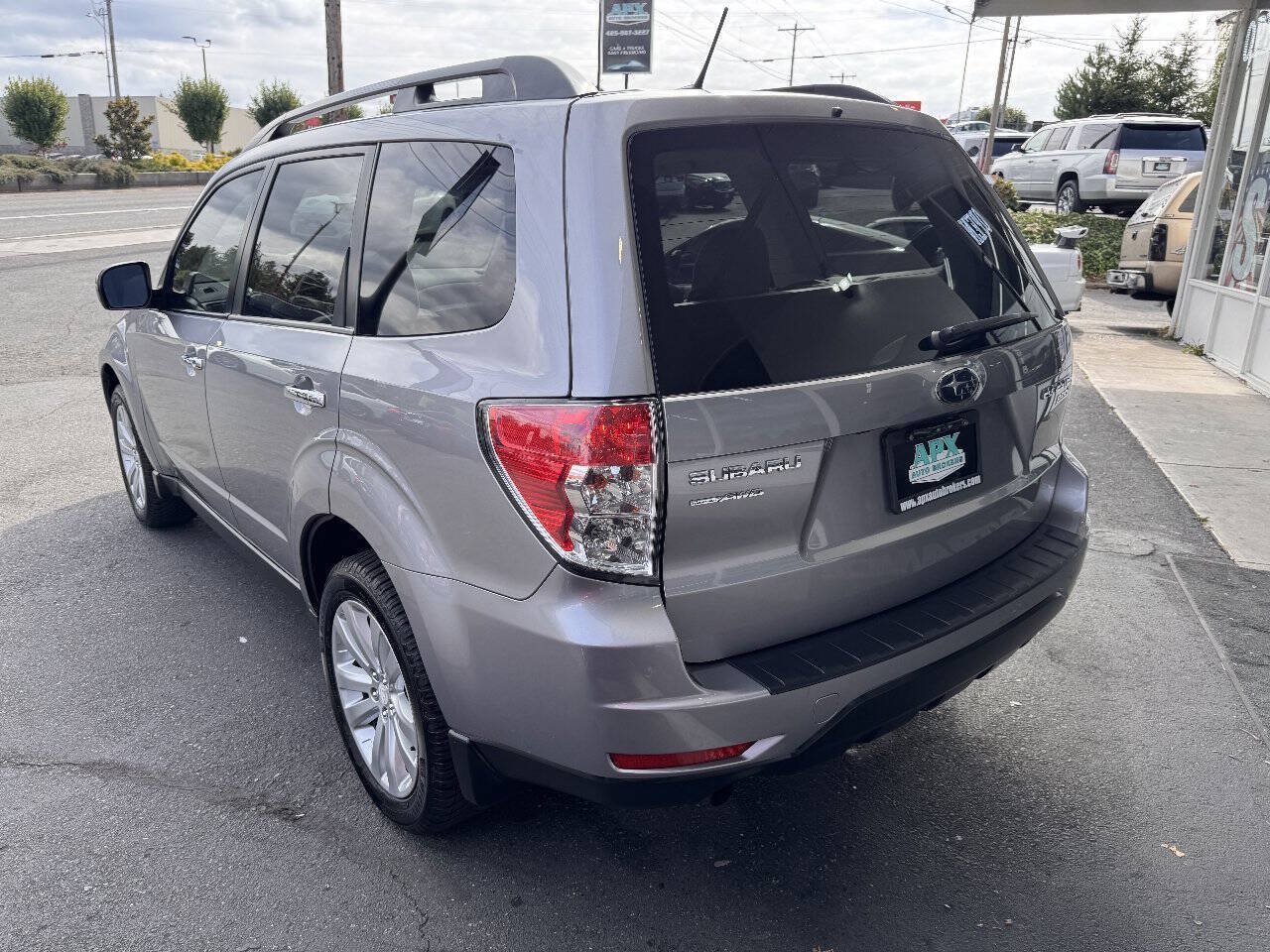 Used 2011 Subaru Forester 2.5X Premium AWD/4WD image 4