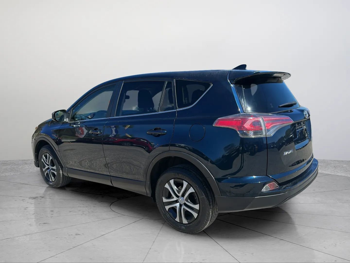 Used 2018 Toyota RAV4 LE w/ All Weather Liner Package image 3