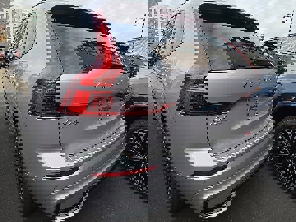 New 2026 Volvo XC60 B5 Plus w/ Protection Package Premier image 6