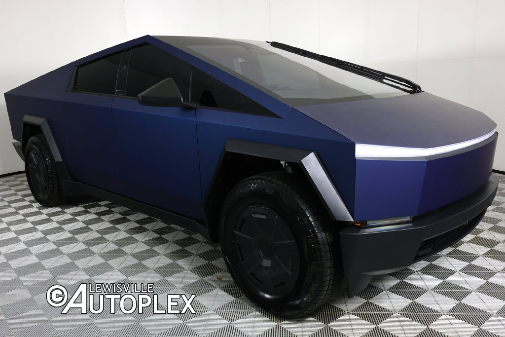 Used 2025 Tesla Cybertruck AWD Crew Cab image 3