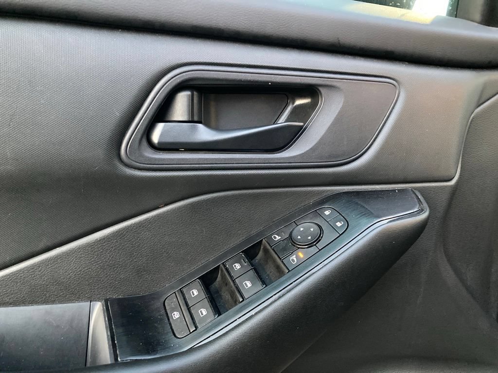 Used 2024 Nissan Rogue S FWD image 13