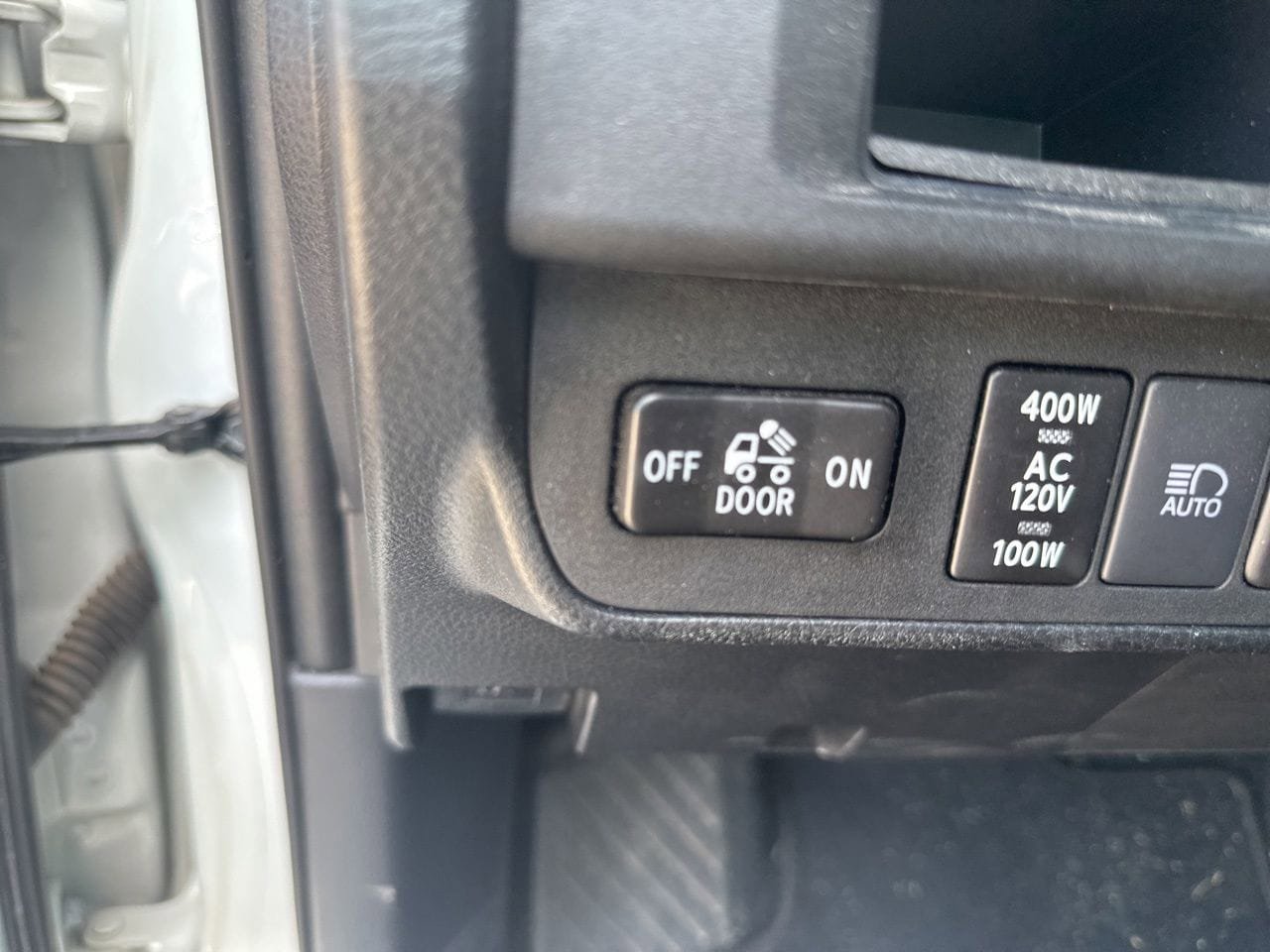 Used 2018 Toyota Tacoma Limited AWD/4WD image 13