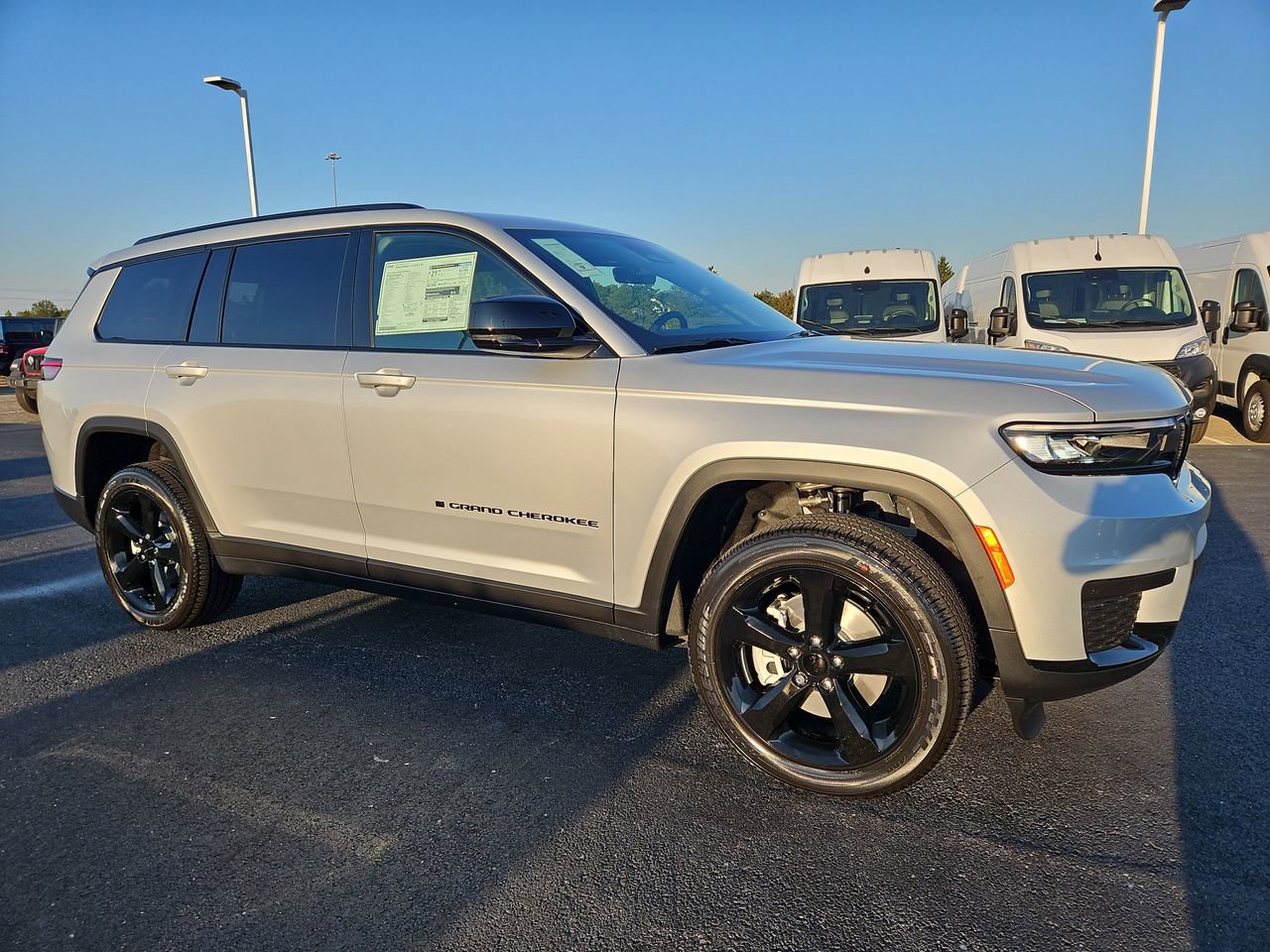 New 2025 Jeep Grand Cherokee L Altitude image 1