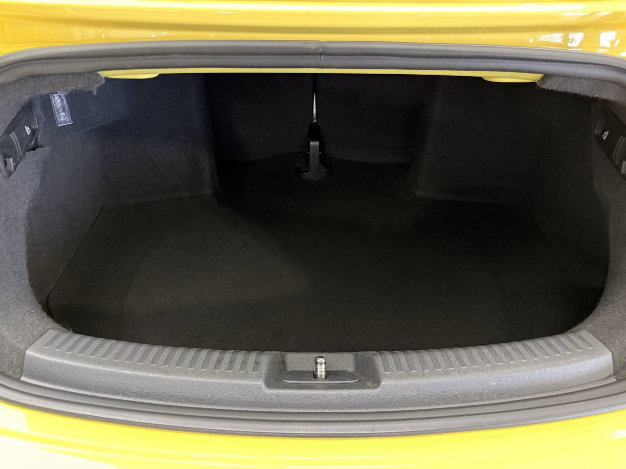 Used 2013 Volkswagen Beetle 2.5 image 24