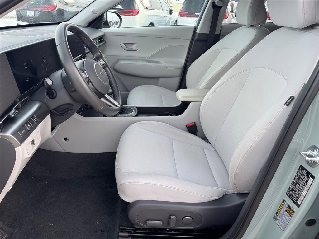Used 2025 Hyundai Kona SEL image 8