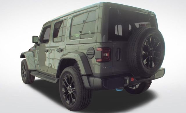 Used 2023 Jeep Wrangler Unlimited Sahara w/ Cold Weather Group AWD/4WD image 12