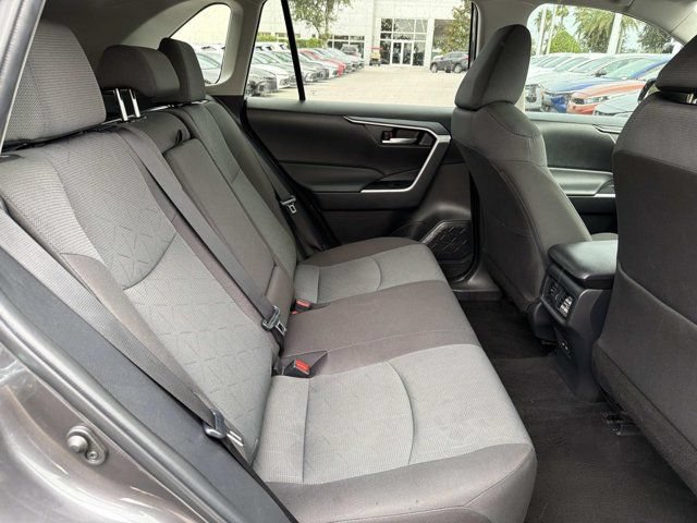 Used 2025 Toyota RAV4 XLE AWD/4WD image 20