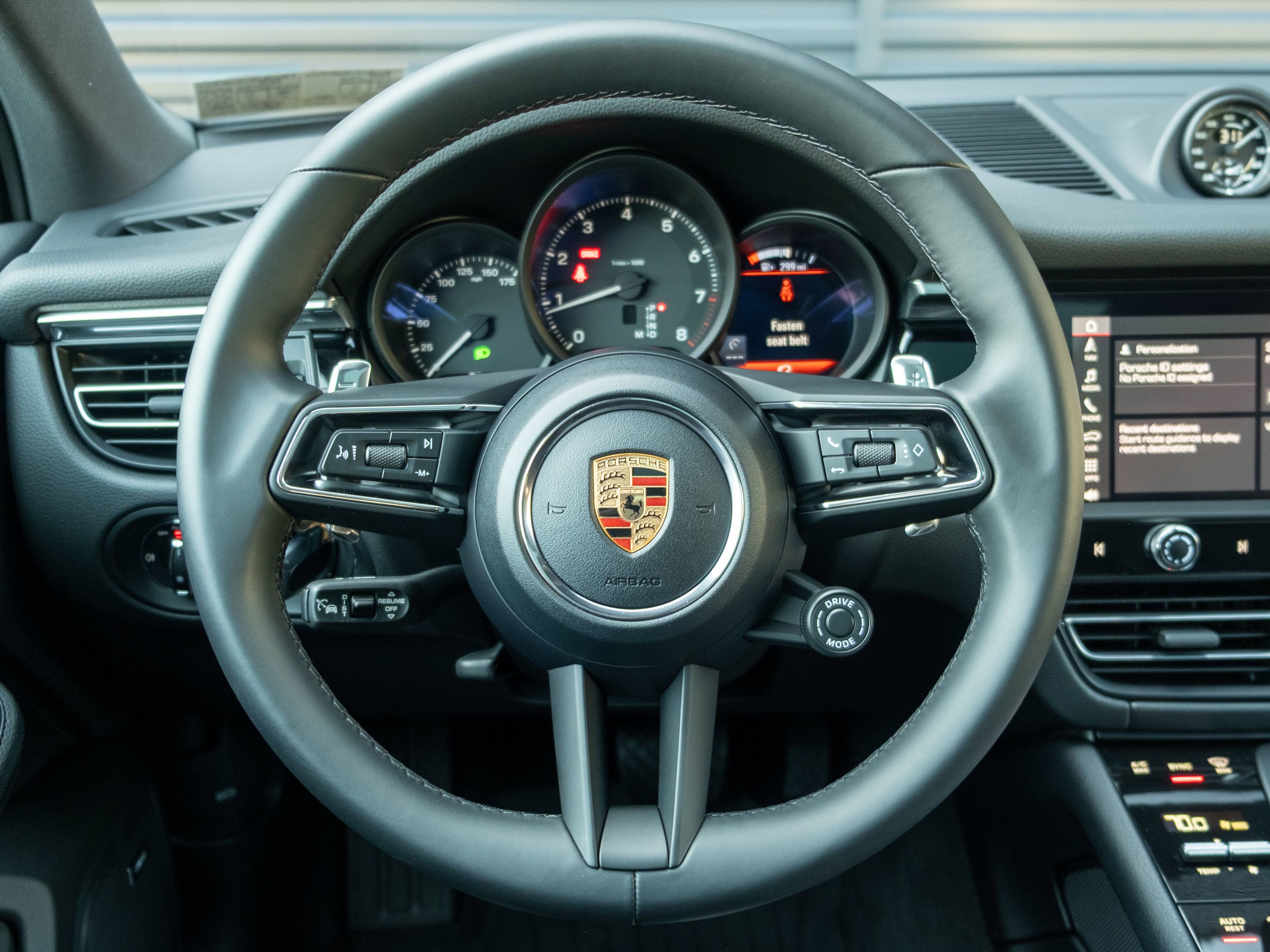 Certified 2026 Porsche Macan image 6