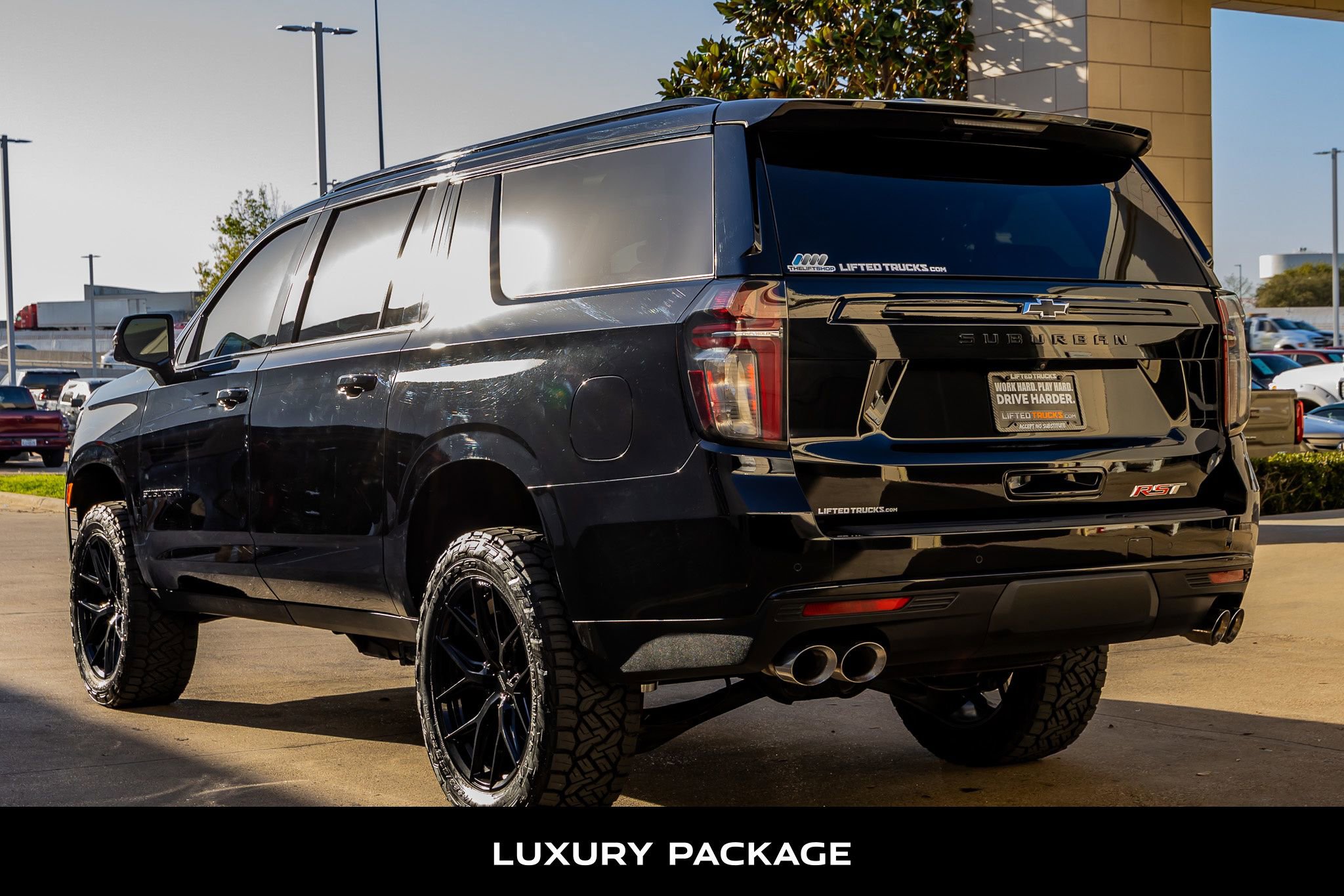 Used 2023 Chevrolet Suburban RST w/ Sport Performance Package image 7