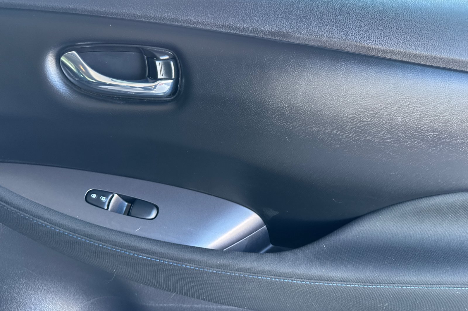 Certified 2025 Nissan Leaf S FWD image 22