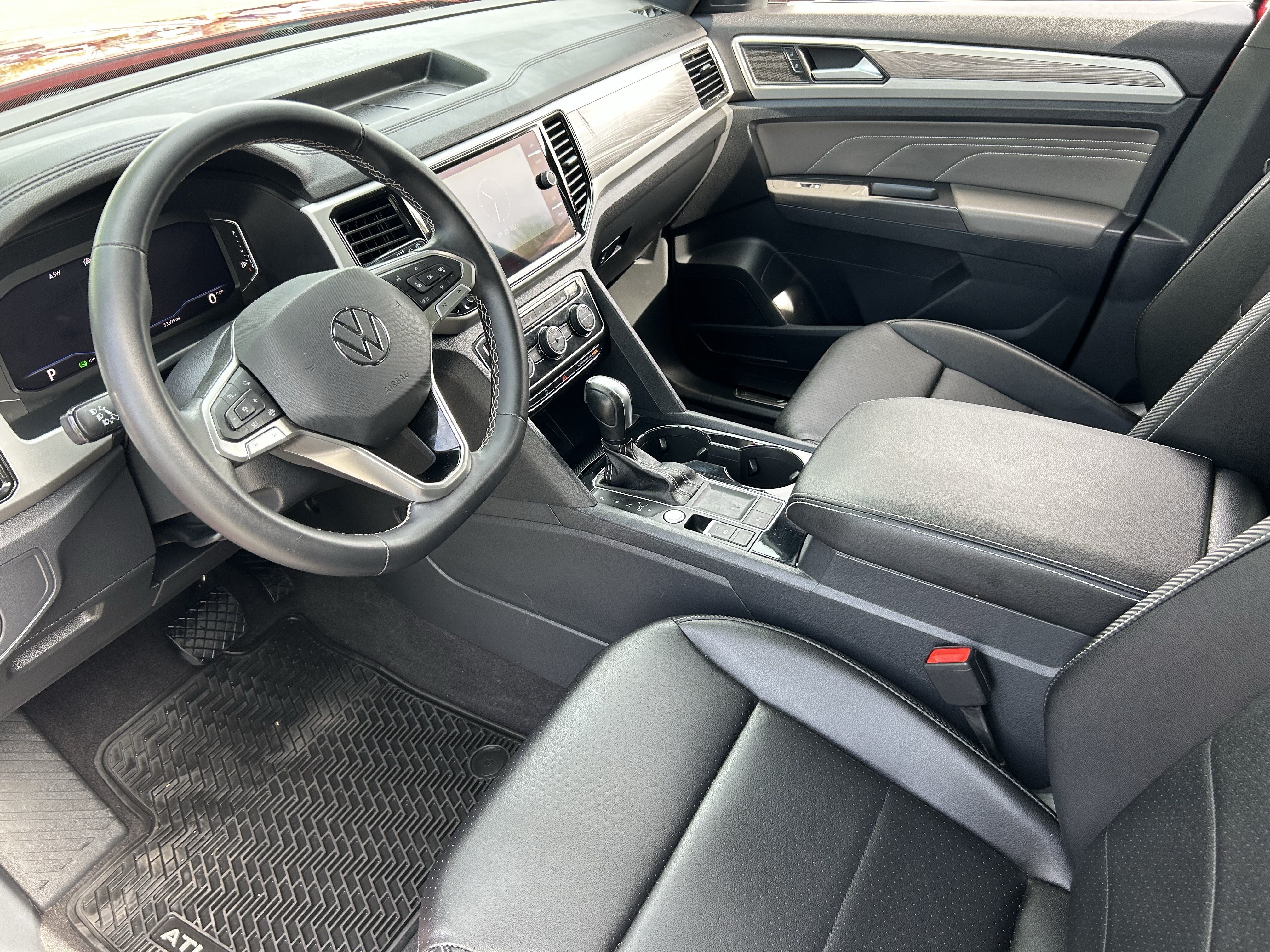 Used 2023 Volkswagen Atlas Cross Sport SE w/ Panoramic Sunroof Package FWD image 16