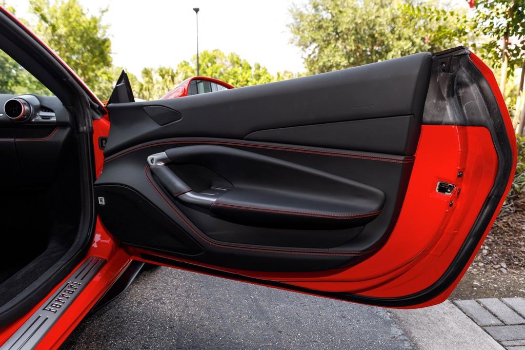 Used 2022 Ferrari F8 Tributo RWD image 15