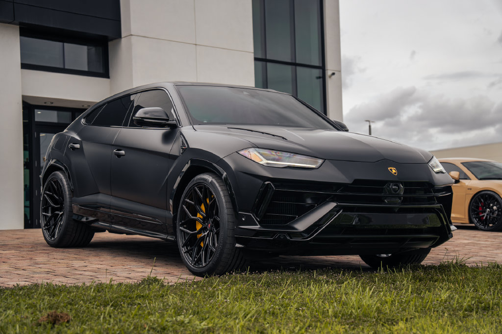 Used 2023 Lamborghini Urus S AWD/4WD image 7