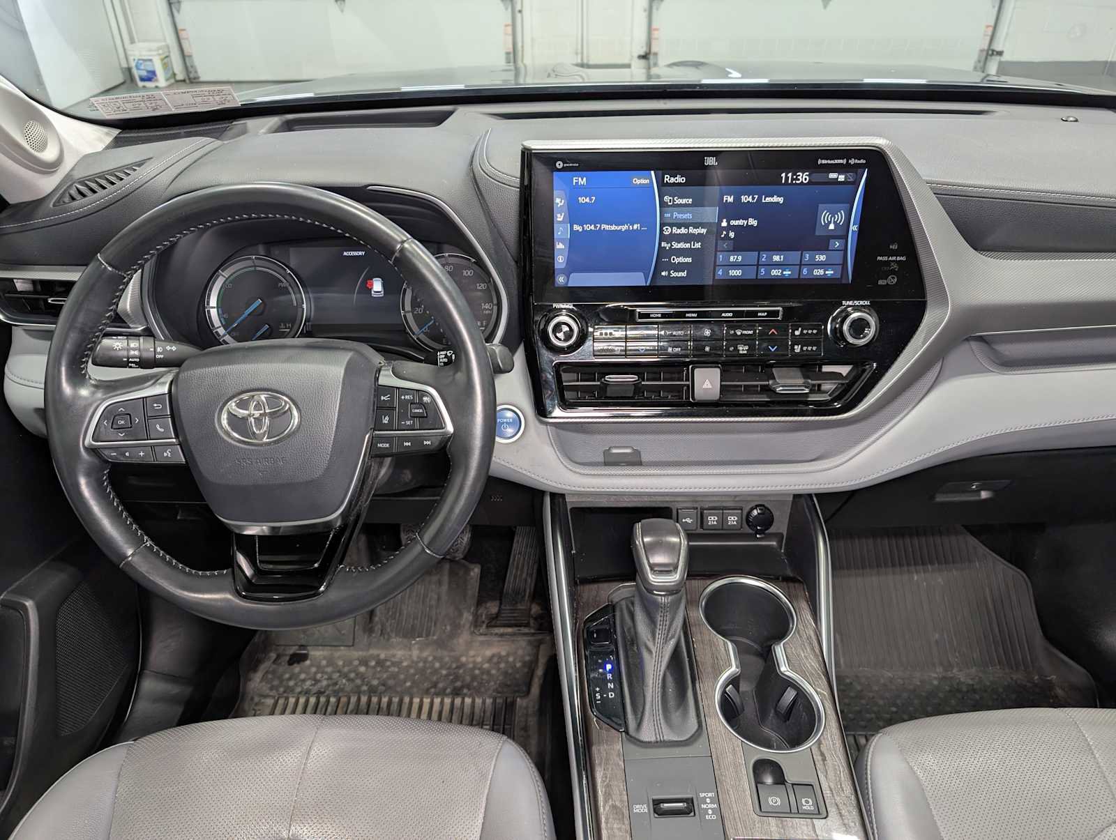 Used 2021 Toyota Highlander Platinum image 18