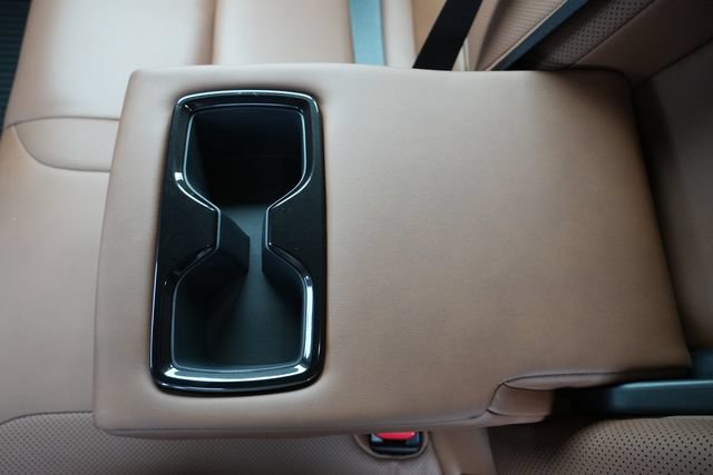 Used 2025 Toyota Crown Signia AWD/4WD image 19