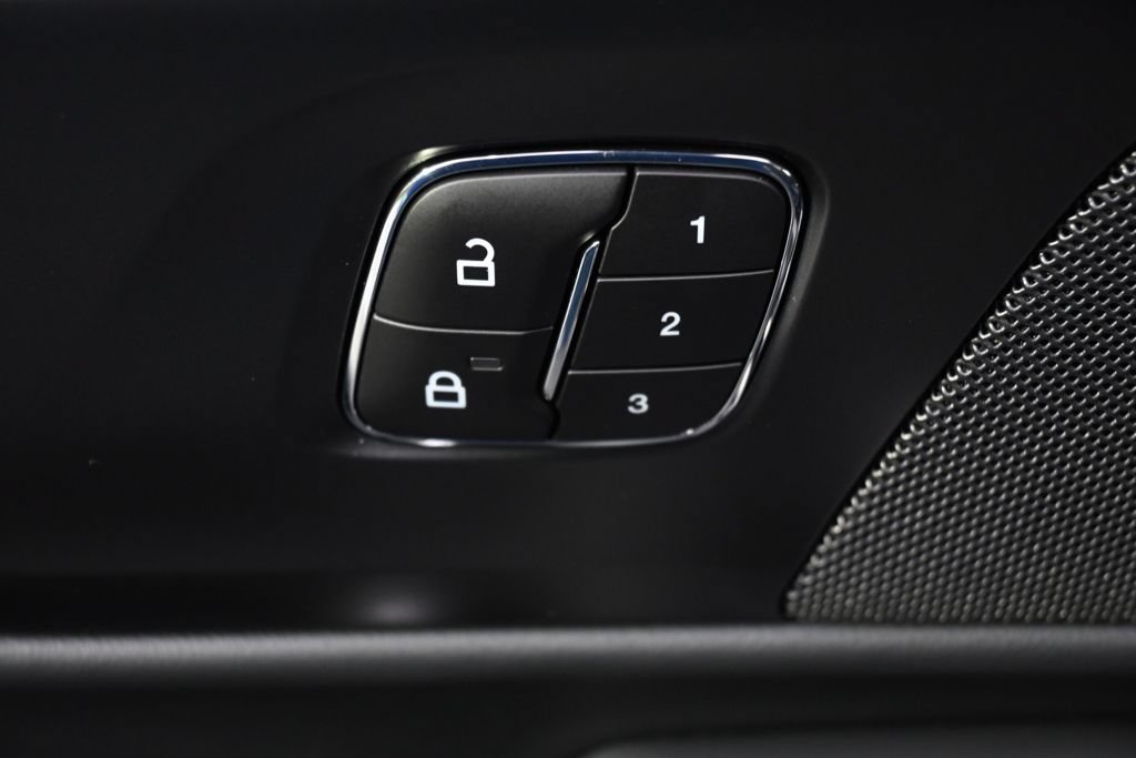 New 2026 Lincoln Nautilus Reserve w/ Jet Appearance Package AWD/4WD image 24