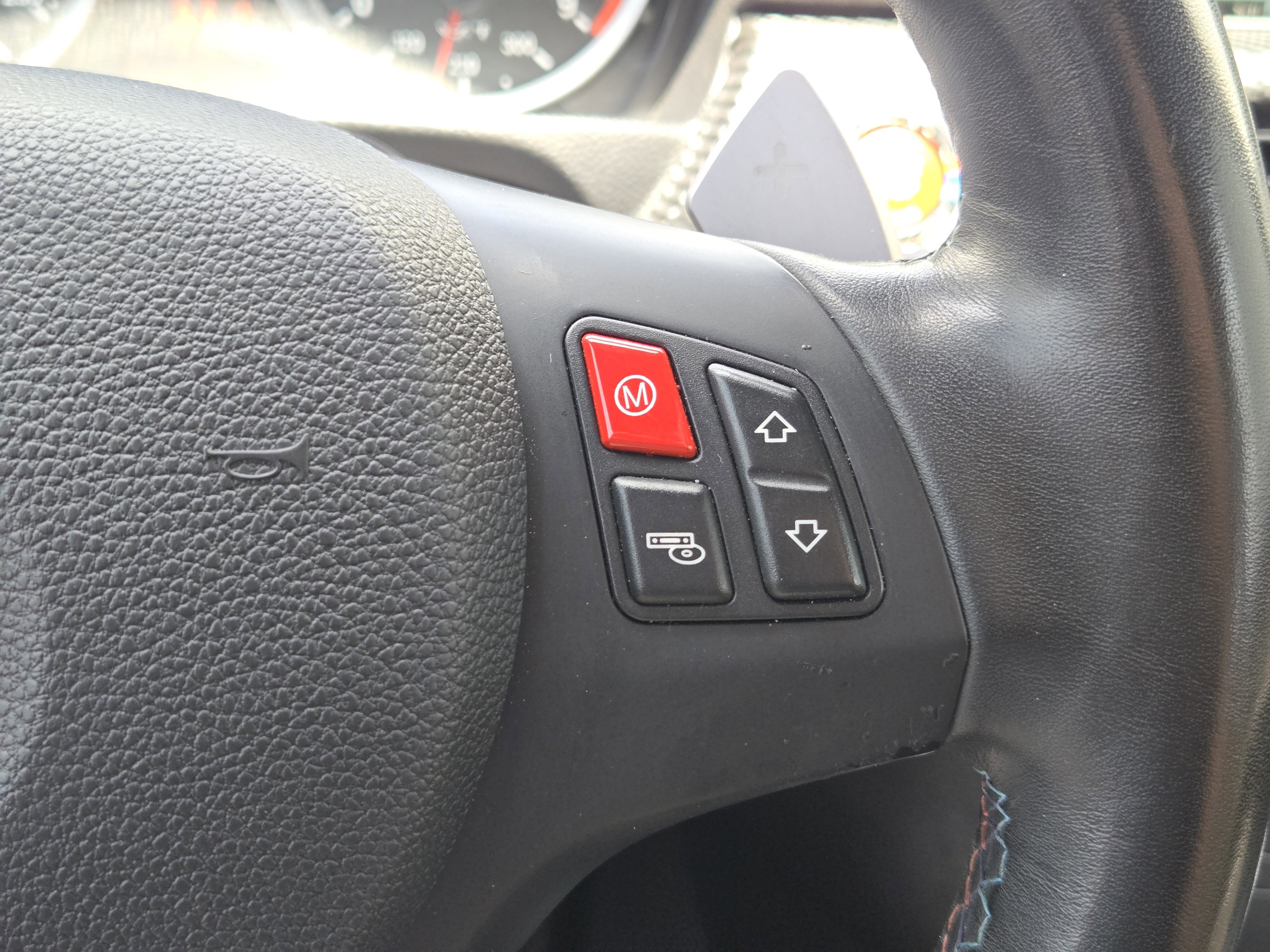 Used 2010 BMW M3 Convertible RWD image 28