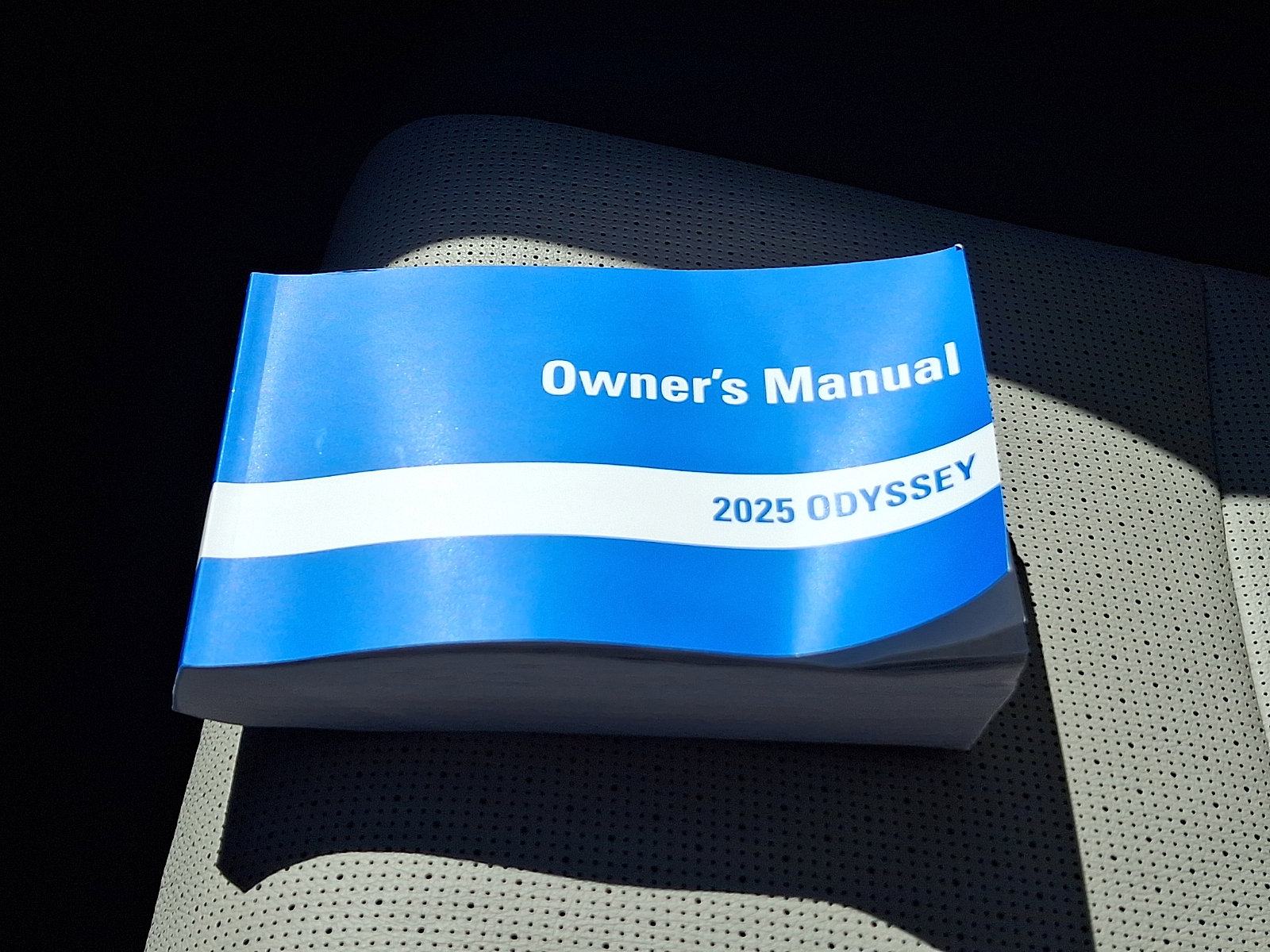 Used 2025 Honda Odyssey Elite image 25