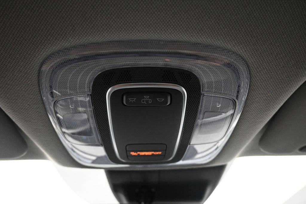 Certified 2025 Hyundai Elantra SE FWD image 17