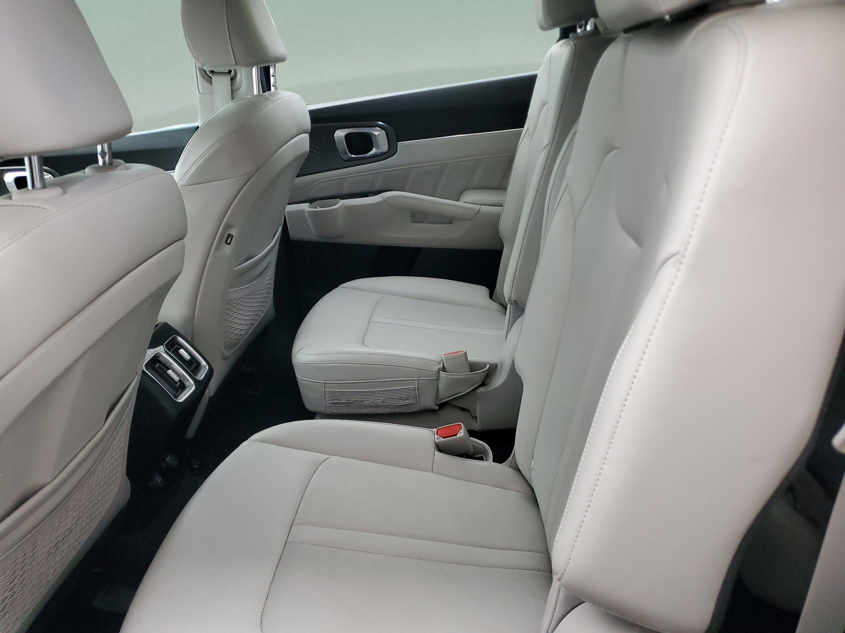 Certified 2023 Kia Sorento SX image 10