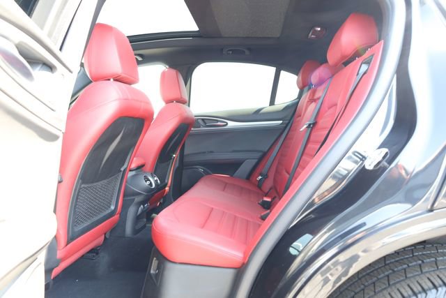 Used 2024 Alfa Romeo Stelvio Veloce image 25