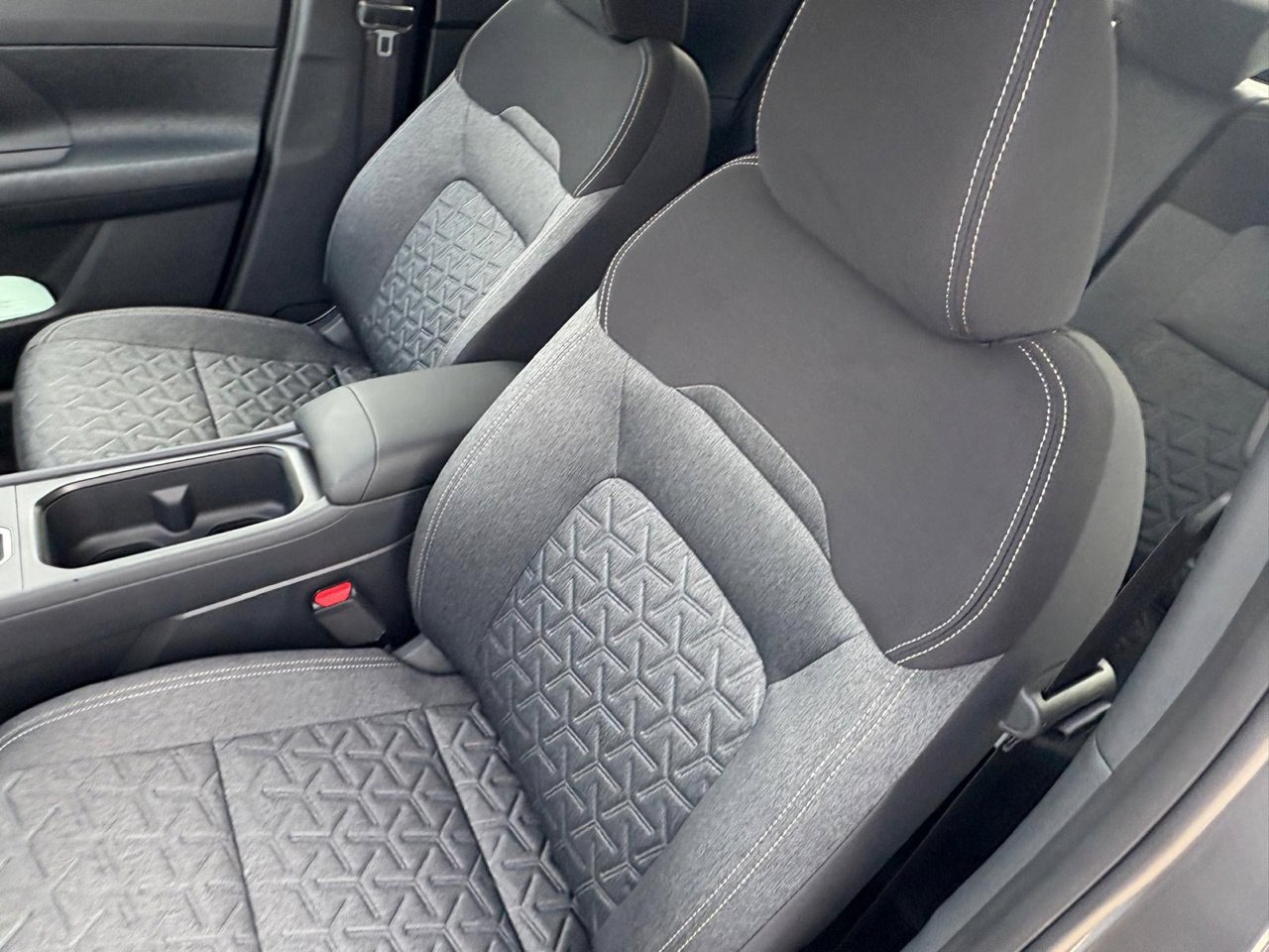 New 2027 Nissan Kicks SV FWD image 18