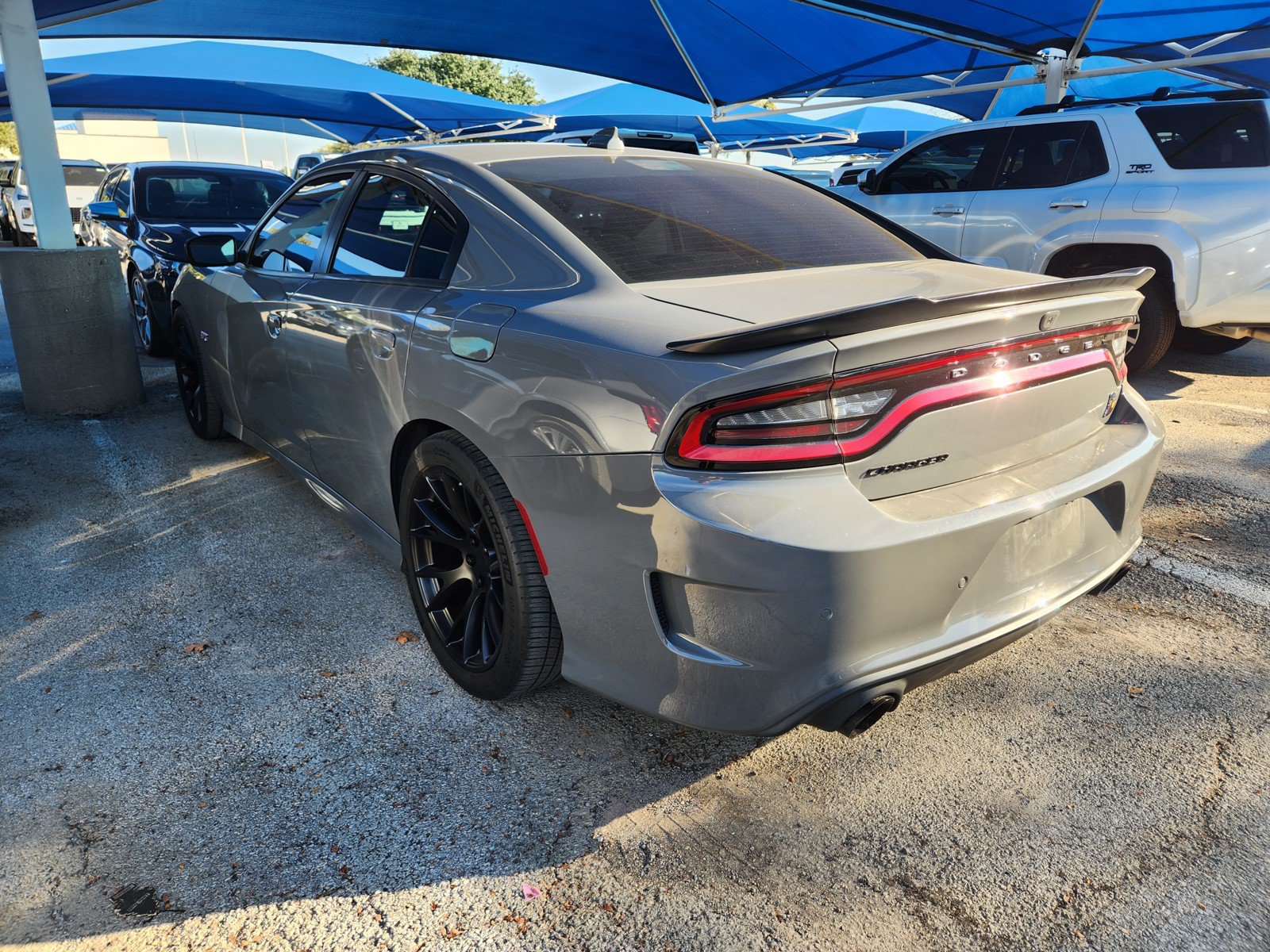 Used 2019 Dodge Charger Scat Pack RWD image 3